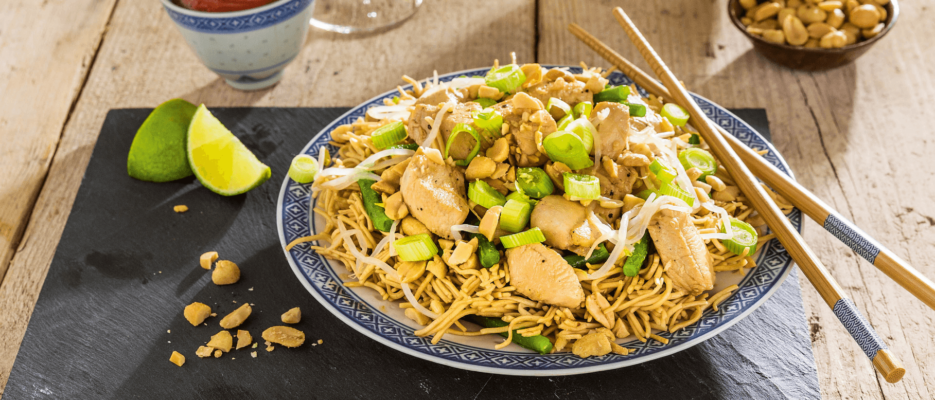 Nouilles chinoises avec poulet mariné