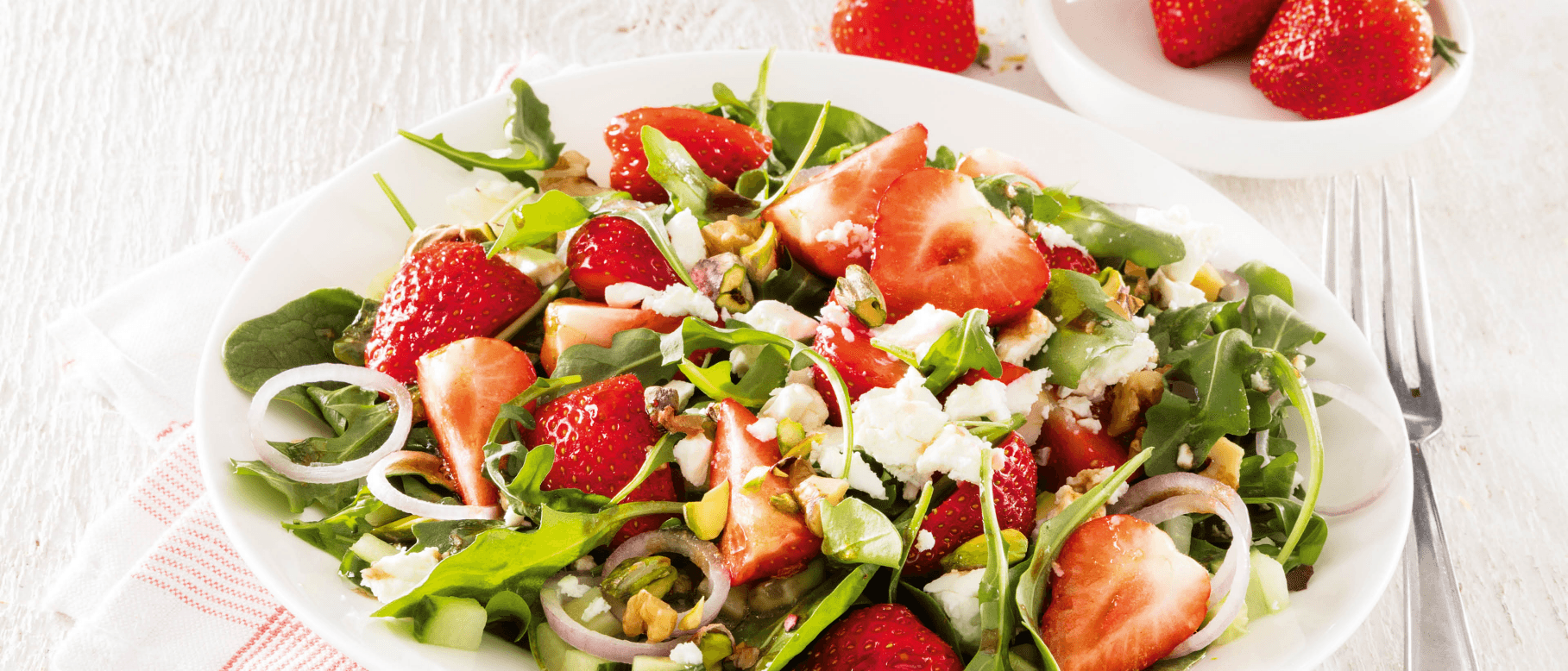 Salade aux fraises et à la feta