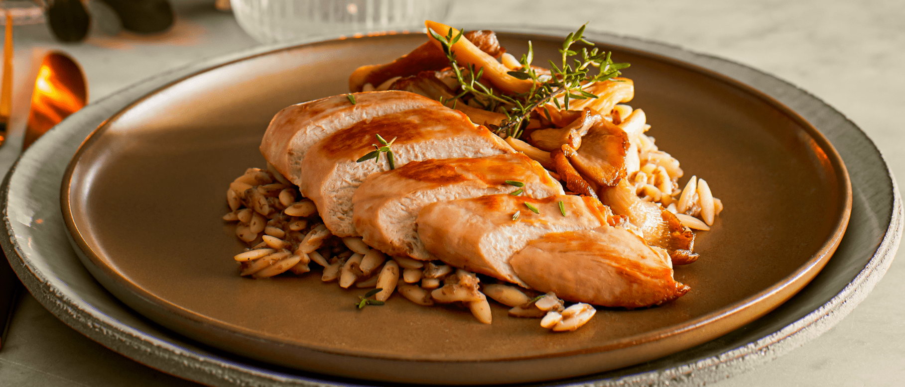 Filet de pintade avec risotto d’orzo et pleurotes